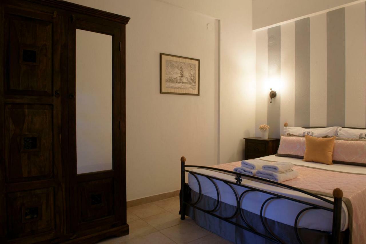 Apart Boutique Giorgos Amolianí Rom bilde